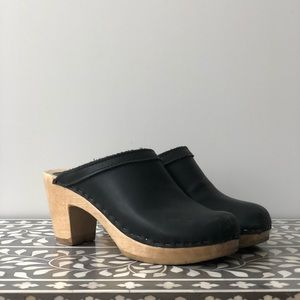 No.6 Old School Clog on Mid Heel in Black